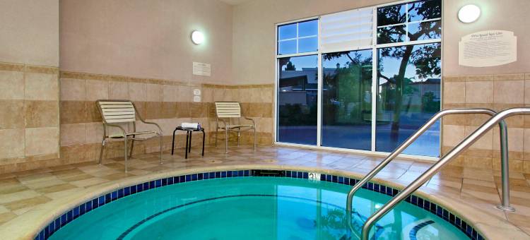 万枫纳帕谷区万枫套房酒店(Fairfield Inn & Suites Fairfield Napa Valley Area)图片