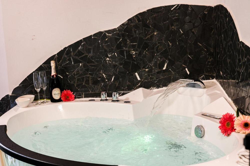 Comfort Zone NaplesOver view