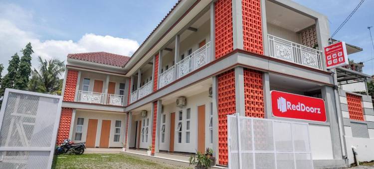 红门酒店-靠近蒂达尔大学马格elang(RedDoorz Syariah Near Universitas Tidar Magelang)图片