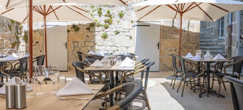 多梅纳和瓦林奇斯城堡酒店(Domaine et Chateau de Valinches - Hotel & Restaurant)图片