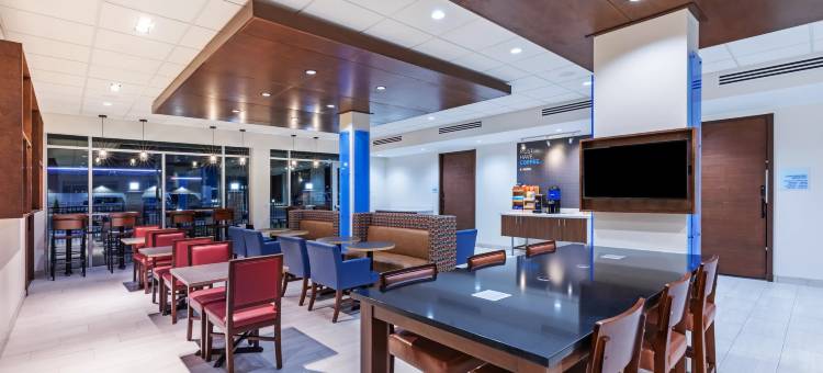 Holiday Inn Express & Suites Parsons by IHG图片