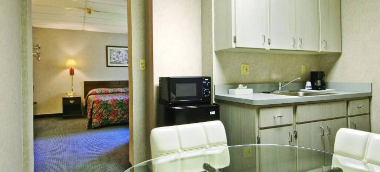 Travelodge by Wyndham Cleveland Lakewood图片