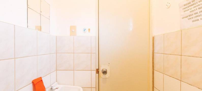 RedDoorz @ Golden Travellers Inn Antique图片