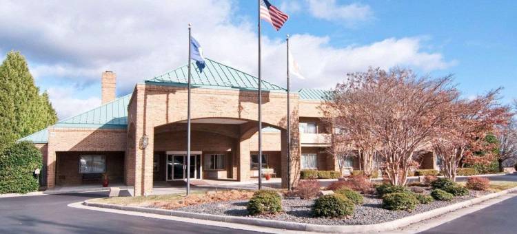 里奇伍德农场舒适套房酒店(Comfort Suites Inn at Ridgewood Farm)图片