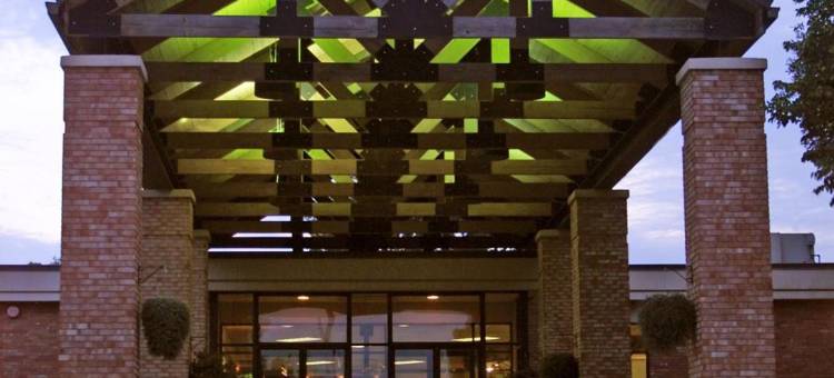 "奥克博吉湖度假村和会议中心"(Lake Okoboji Resort and Conference Center)图片