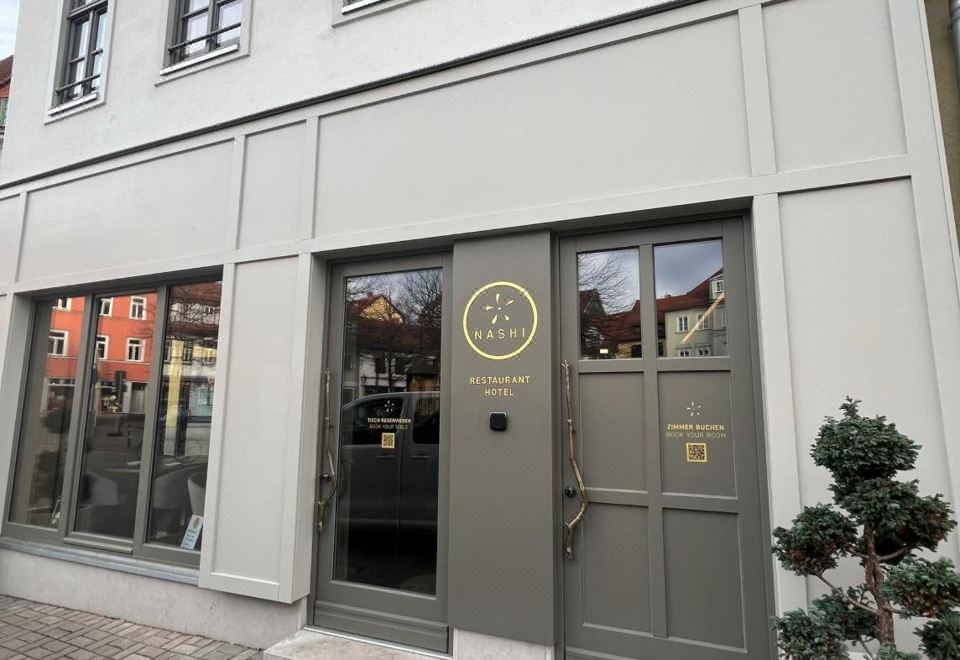 Nashi Rooms Hotel Overview