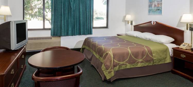 帕诺滩速8酒店(Super 8 by Wyndham Pompano Beach)图片