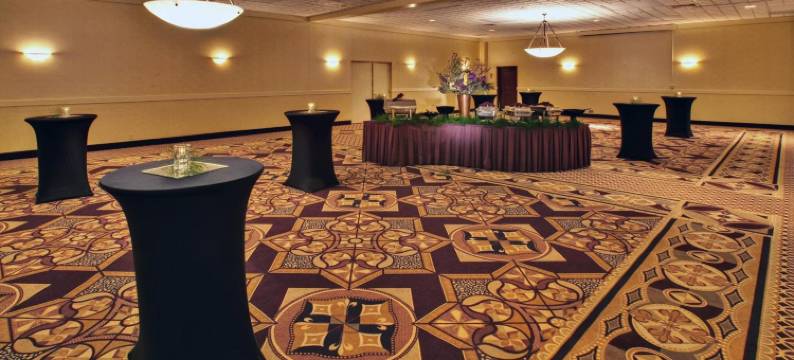 格兰德城区华美达酒店(Ramada by Wyndham Midtown Grand Island)图片