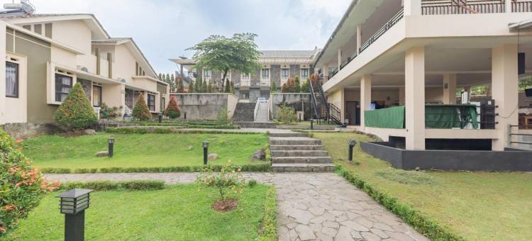 红多兹高级酒店@格里亚因科帕布里西萨鲁阿彭卡克(RedDoorz Premium @ Griya Inkoppabri Cisarua Puncak)图片