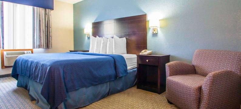 安克尼-迪蒙恩凯艺套房酒店(Quality Inn & Suites Ankeny-Des Moines)图片