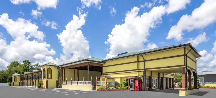 韦克罗斯戴斯酒店(Days Inn by Wyndham Waycross)图片