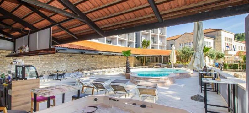 伦巴达酒店(Hotel Lumbarda)图片