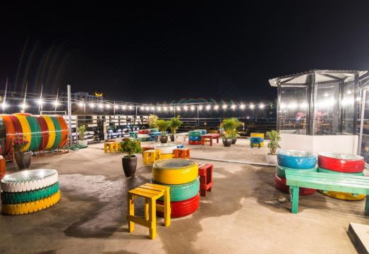 Peaceful House Hostel Hotel Overview