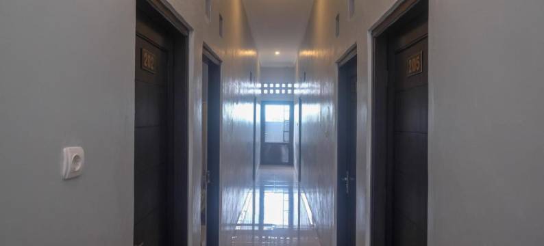 RedDoorz Near Dr Oen Solo Baru Hospital图片