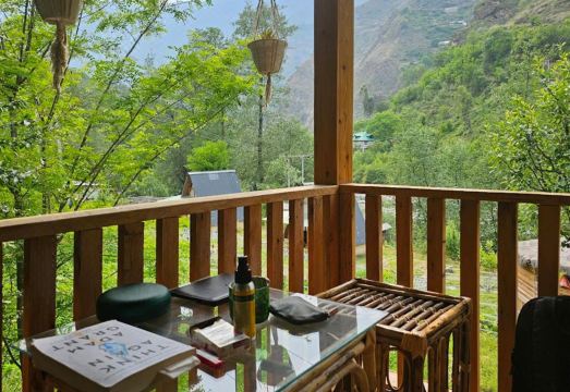 Aloha Riverside Hotel Overview