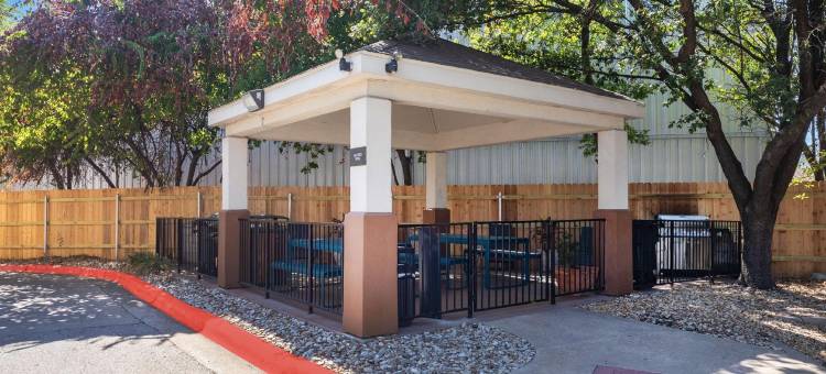 奥斯汀南索尼斯塔简单套房酒店(Sonesta Simply Suites Austin South)图片