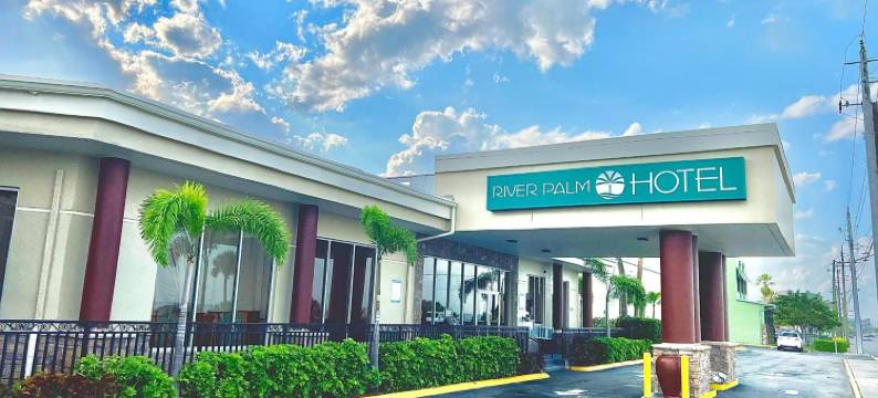 河棕榈酒店(River Palm Hotel)图片