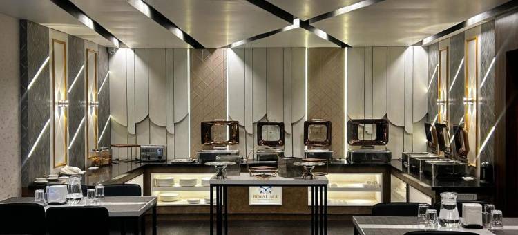 黄金伊万娜酒店(Royal Ace Luxur)图片