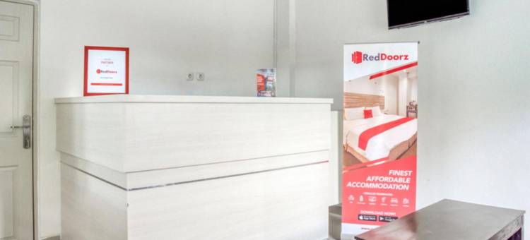 红多兹酒店@雅加尔普勒姆布兰2号(RedDoorz @ Plemburan Jakal 2)图片