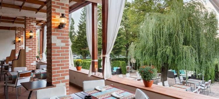 温德姆华美达布加勒斯特公园酒店(Ramada by Wyndham Bucharest Parc)图片