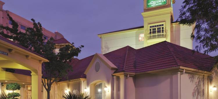 弗里蒙特硅谷拉昆塔温德姆套房酒店(La Quinta Inn & Suites by Wyndham Fremont / Silicon Valley)图片