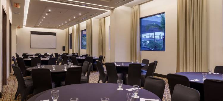 巴拿马城地铁购物中心万怡酒店(Courtyard Panama Metromall)图片