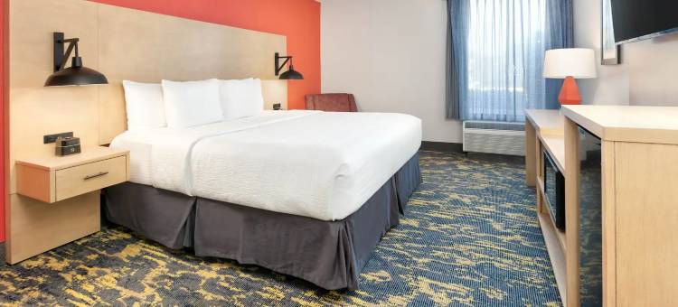 达拉斯拉斯科利纳斯拉昆塔温德姆套房酒店(La Quinta Inn & Suites by Wyndham Dallas - Las Colinas)图片