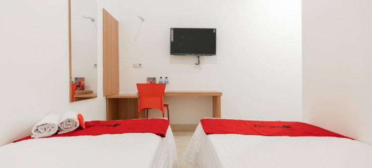 红多兹酒店@格拉哈塞梅朗马洛斯(RedDoorz @ Graha Cemerlang Maros)图片