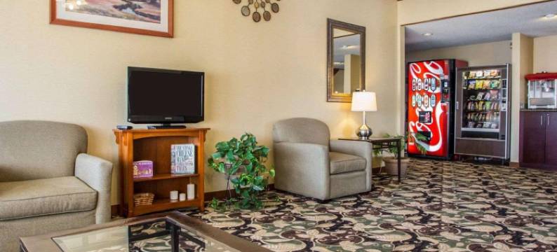 马什菲尔德美吟温德姆酒店(AmericInn by Wyndham Marshfield)图片