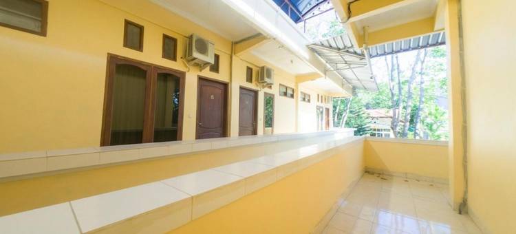 红多兹酒店-近努沙岑达纳大学(RedDoorz Near Nusa Cendana University)图片