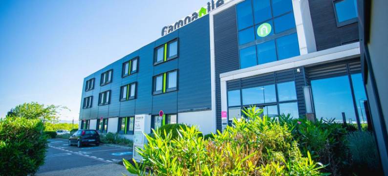 卡尔卡松东部康铂拉西特酒店(Campanile Carcassonne Est - la CITÉ)图片