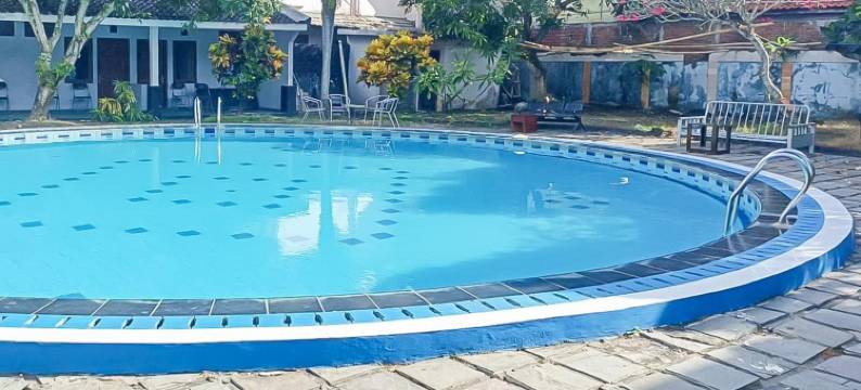 RedDoorz Plus at Hotel Sofia Pangandaran图片