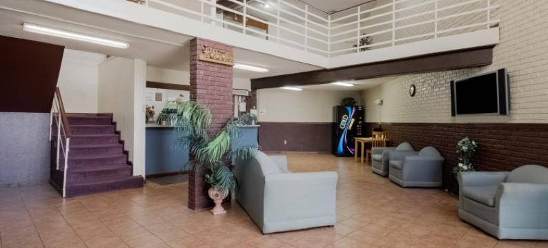 OYO伊利诺伊莫顿皮奥里亚I-74酒店(OYO Hotel Morton East Peoria I-74)图片