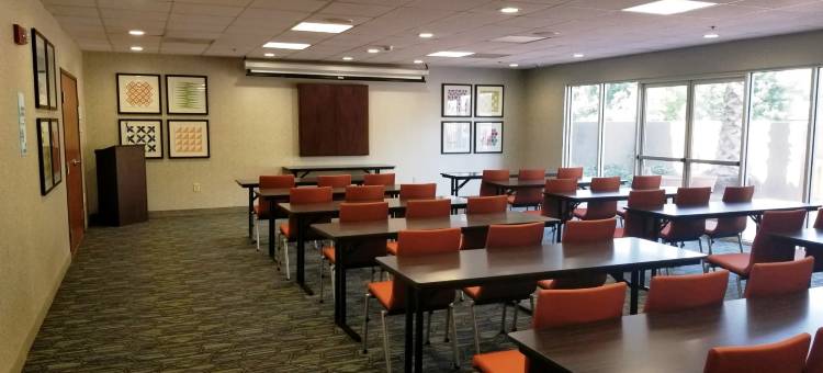 Holiday Inn Express 马德拉(Holiday Inn Express Madera-Yosemite PK Area)图片