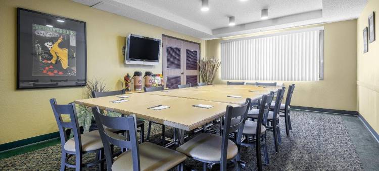 苏福尔斯美吟温德姆酒店(AmericInn by Wyndham Sioux Falls)图片