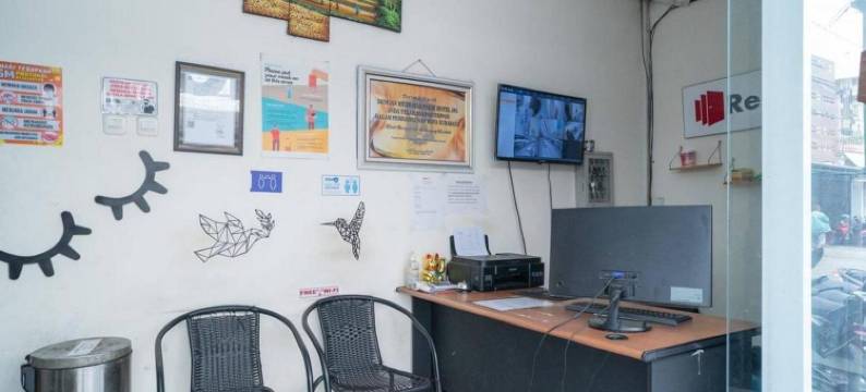 泗水梅詹宋科诺红多兹酒店(RedDoorz at Mayjen Sungkono Surabaya)图片