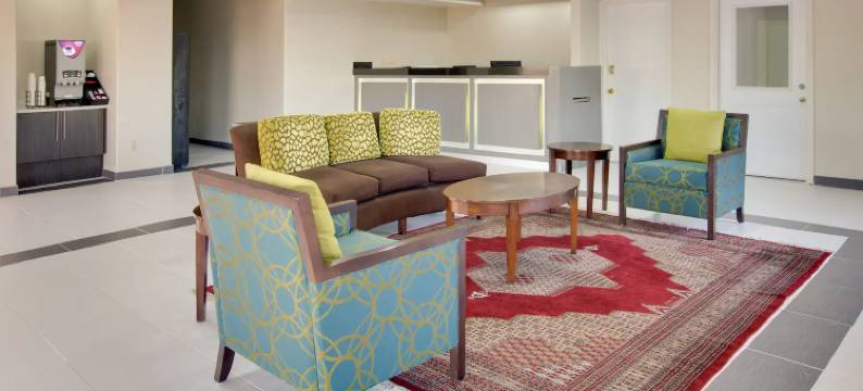 特勒尔温德姆呗盟酒店(Baymont by Wyndham Terrell)图片