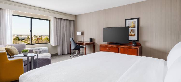 罗斯维尔商业街廊购物中心/溪边山岭大道万豪万怡酒店(Courtyard Roseville Galleria Mall/Creekside Ridge Drive)图片