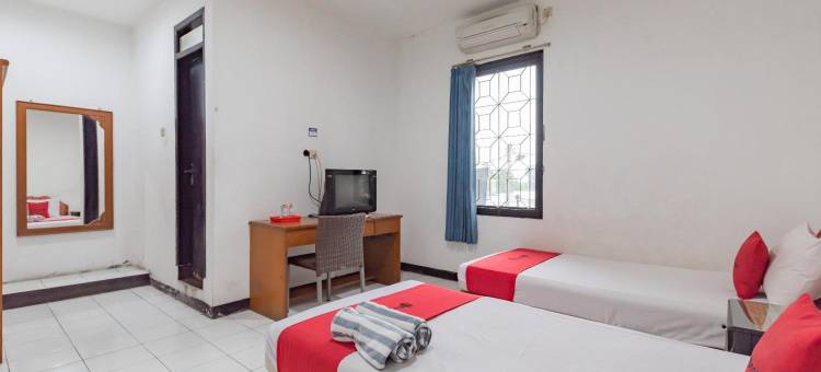 阿伦柯塔苏卡布米附近瑞德多兹酒店(RedDoorz Near Taman Kota Lapang Merdeka Sukabumi)图片