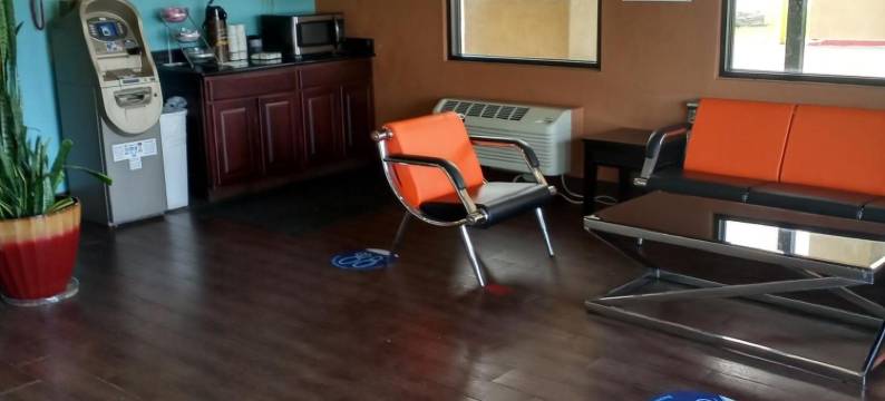 Super 8 by Wyndham Tulsa图片