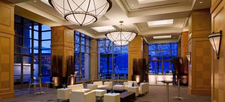 费尔蒙特海滨酒店(Fairmont Waterfront)图片