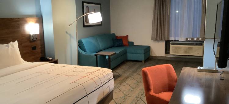 拉昆塔温德姆酒店套房，由温德姆小城/红石提供(La Quinta Inn & Suites by Wyndham Littleton/Red Rocks)图片