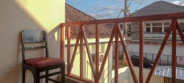 红多兹旅馆@日惹图古金色(RedDoorz at Golden Inn Tugu Yogyakarta)图片