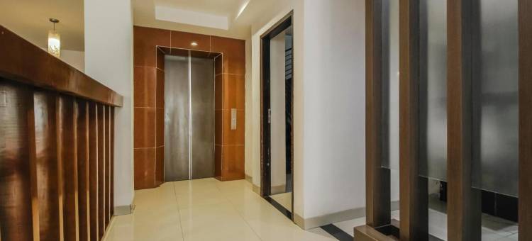 红多兹高级酒店-靠近勿加泗银河购物中心(RedDoorz Plus Near Galaxy Bekasi)图片