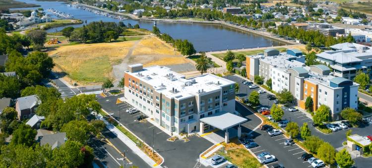 休森市纳帕谷区智选假日套房酒店(Holiday Inn Express & Suites Suisun City)图片