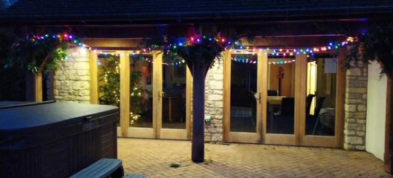 卡梅雷宾馆酒店(Cameley Lodge - Self Catering)图片