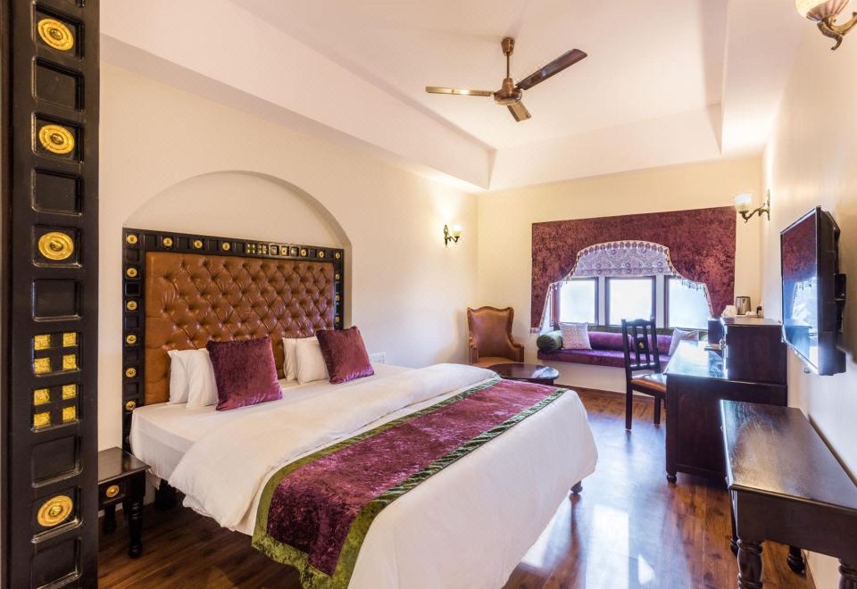 Sairafort Sarovar Portico Hotel Overview