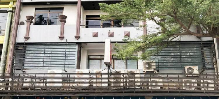 Urbanview Hotel Near Pantai Losari Makassar图片