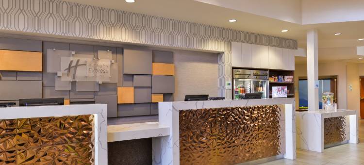 中央埃尔克格罗夫智选假日酒店及套房 - 99号公路 by IHG(Holiday Inn Express & Suites Elk Grove Central - Hwy 99)图片