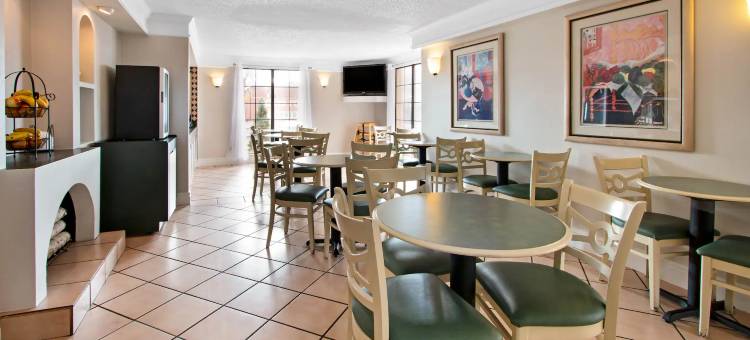 阿尔伯克基机场拉昆塔温德姆酒店(La Quinta Inn by Wyndham Albuquerque Airport)图片